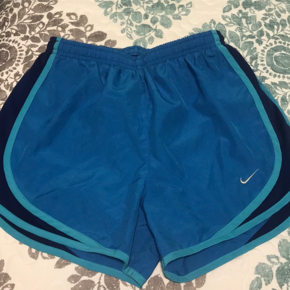 nike shorts - Picture 3 of 3